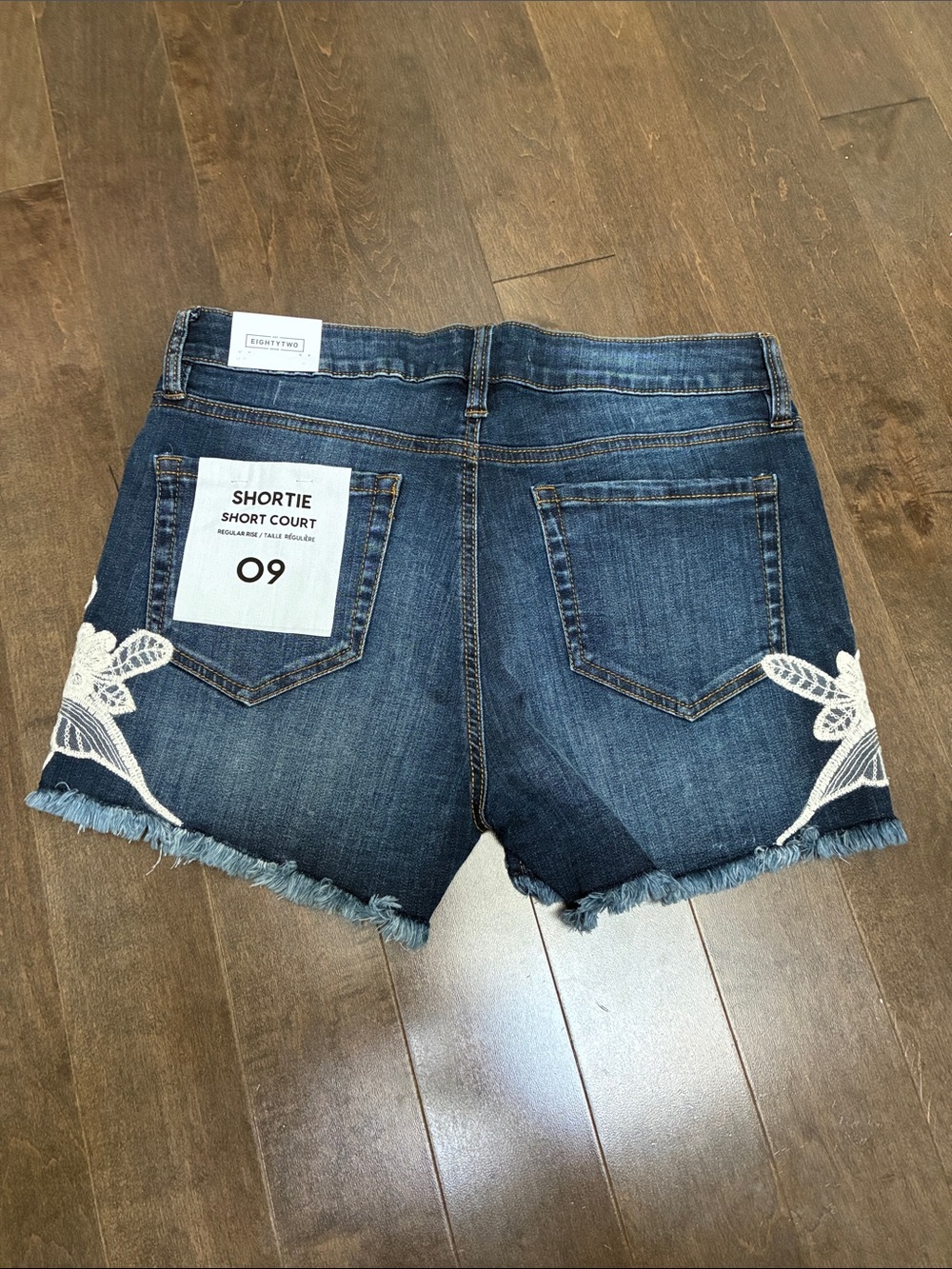 Ardene Denim Embroidered Lace Trim Shorts NWT - Picture 8 of 10